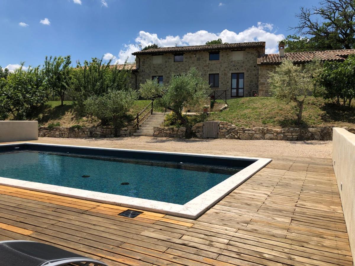 Agriturismo Sant'Angelo Holiday Farm Gualdo Cattaneo Exterior photo