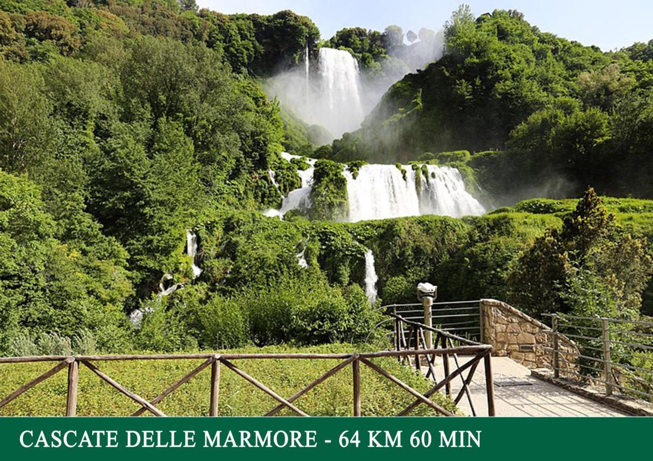 Agriturismo Sant'Angelo Holiday Farm Gualdo Cattaneo Exterior photo