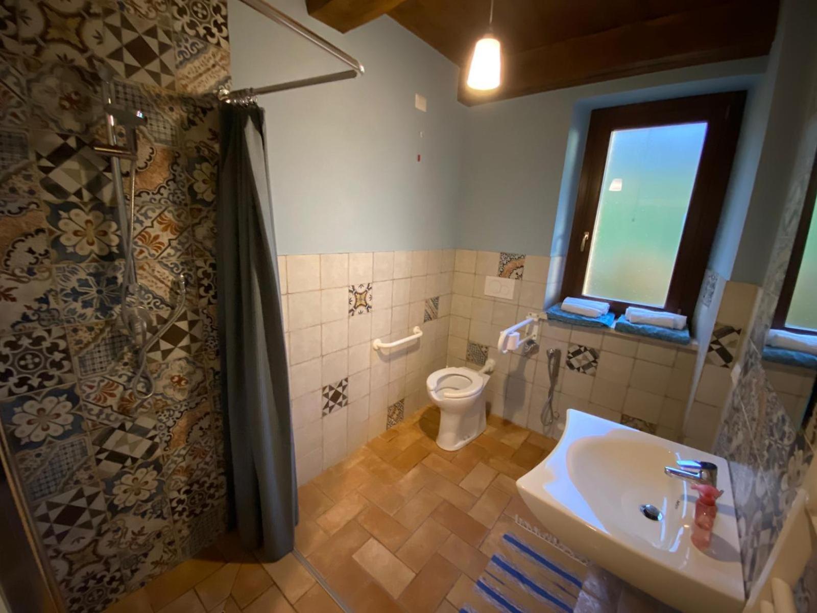 Agriturismo Sant'Angelo Holiday Farm Gualdo Cattaneo Exterior photo